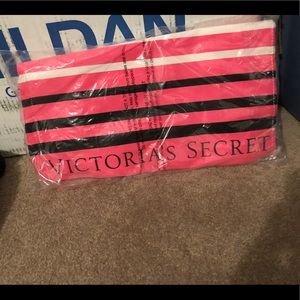 Victoria Secrets tote!